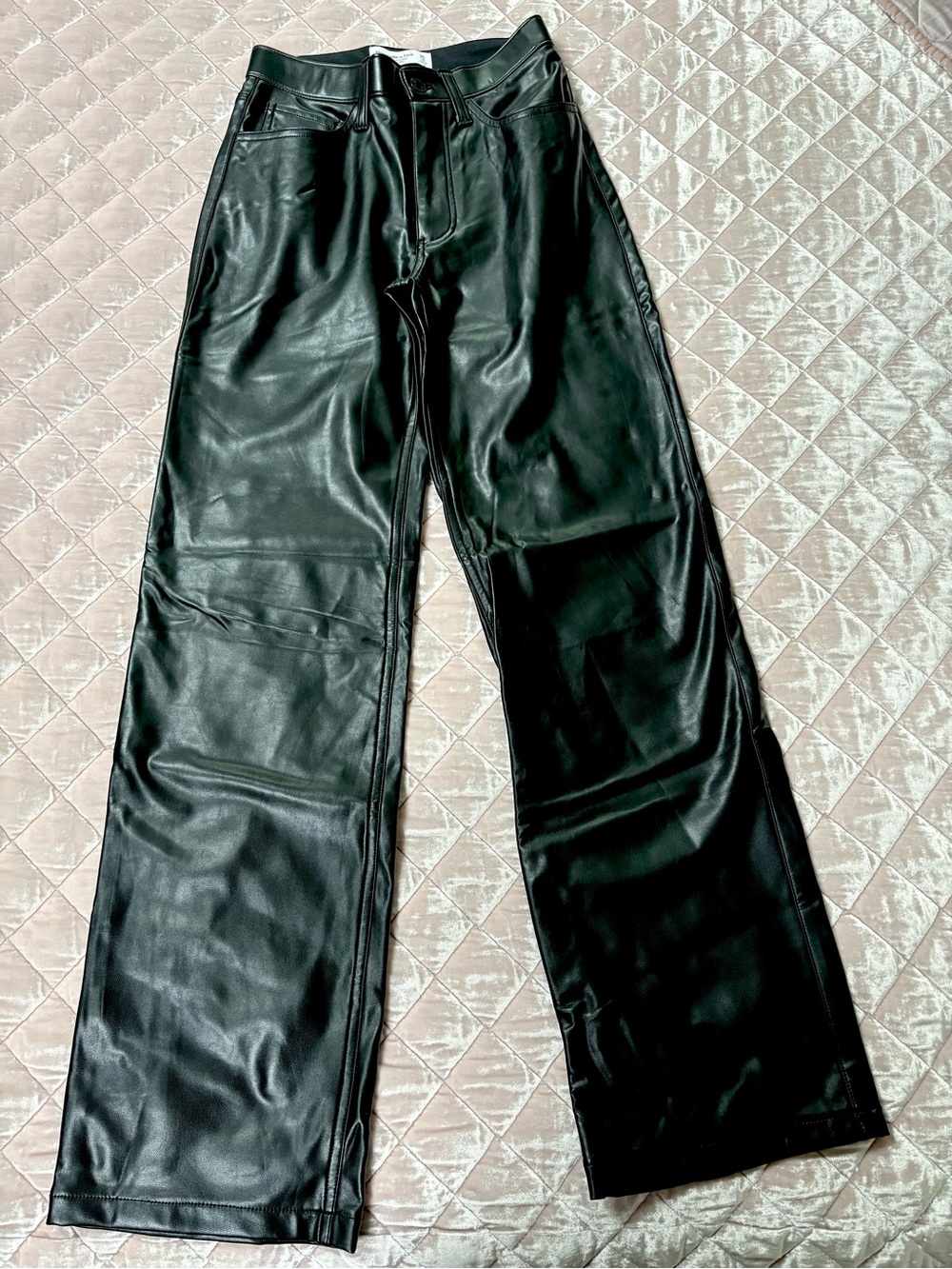 NWT❗️Abercrombie & Fitch Black Faux Leather High-Rise Pants